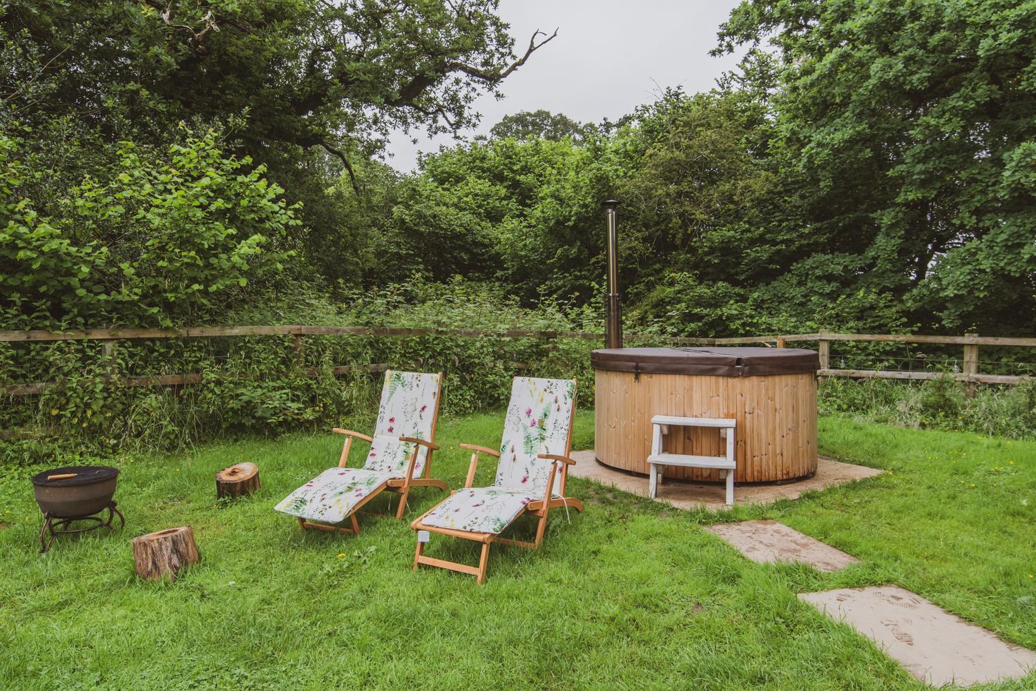 The Hideaway At Hiddenwood Glamping Hotel Corsley Eksteriør billede