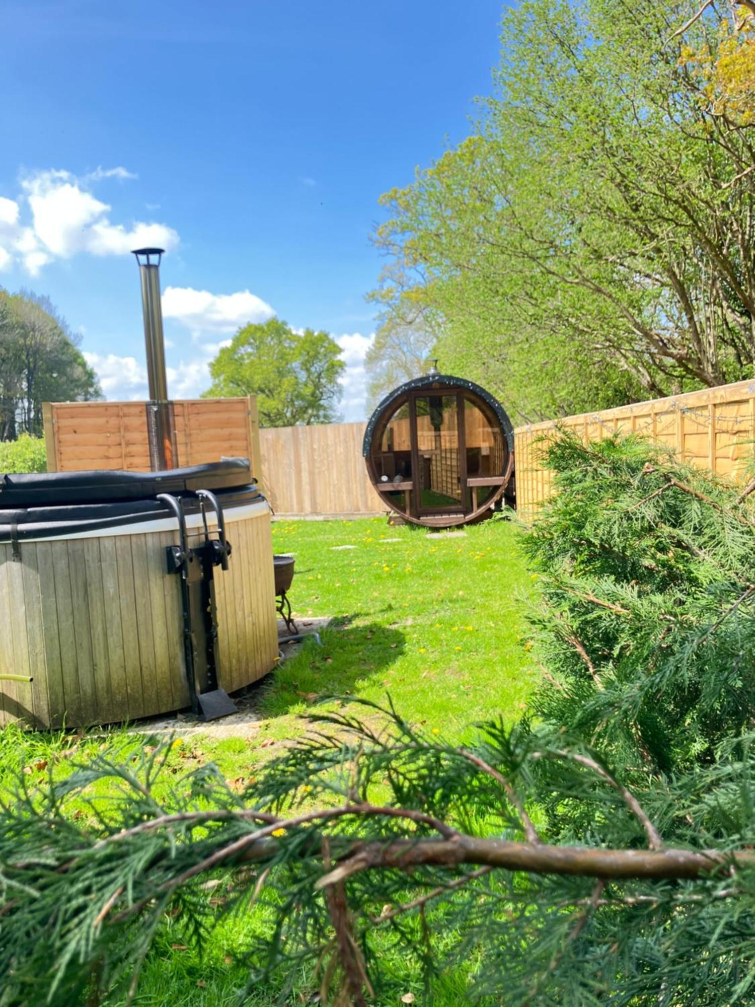 The Hideaway At Hiddenwood Glamping Hotel Corsley Eksteriør billede